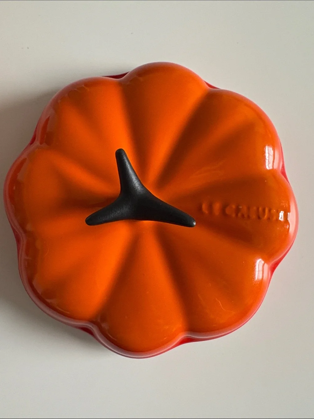 Le Creuset Stoneware Mini Pumpkin Cocotte Casserole Dish with Lid - Flame Orange